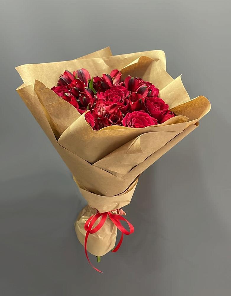 Букет цветов из: Альстромерии и Розы в Черепаново