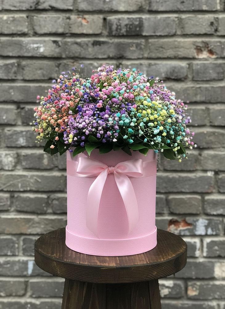 Цветочная композиция из Гипсофила и Розы в шляпной коробке в Черепаново