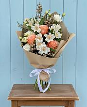 Букет цветов из:  Альстромерии, Лизиантусы, Розы и Хризантемы #REPLACE_PRED# Черепаново