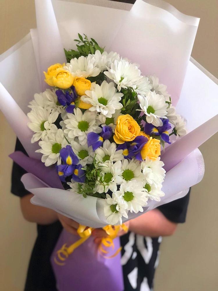 Букет цветов из: Ирисы, Хризантемы и Розы в Черепаново