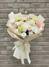 Букет цветов из:  Гвоздики, Розы, Лизиантусы и Хризантемы в Черепаново