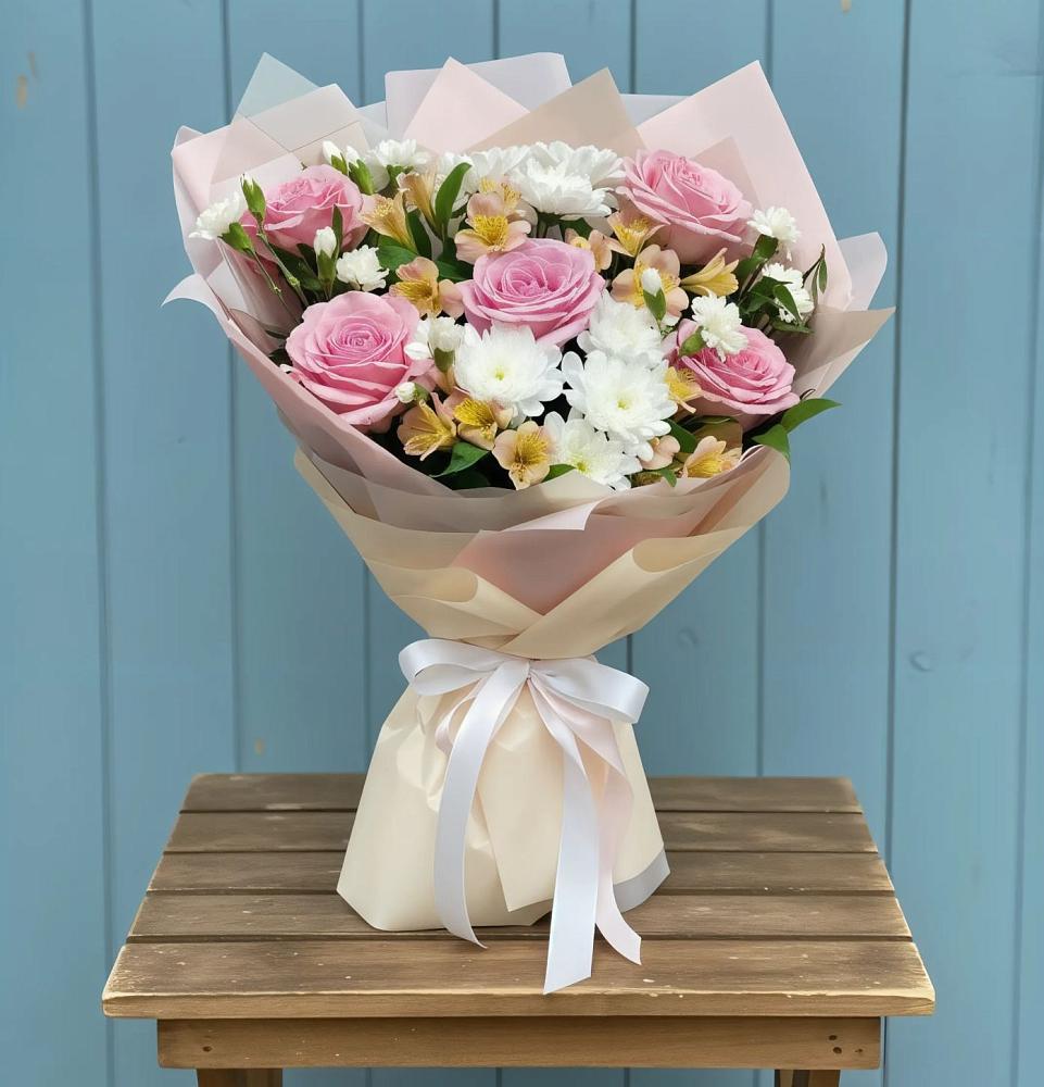 Букет цветов из: Гвоздики, Орхидеи и Розы в Черепаново