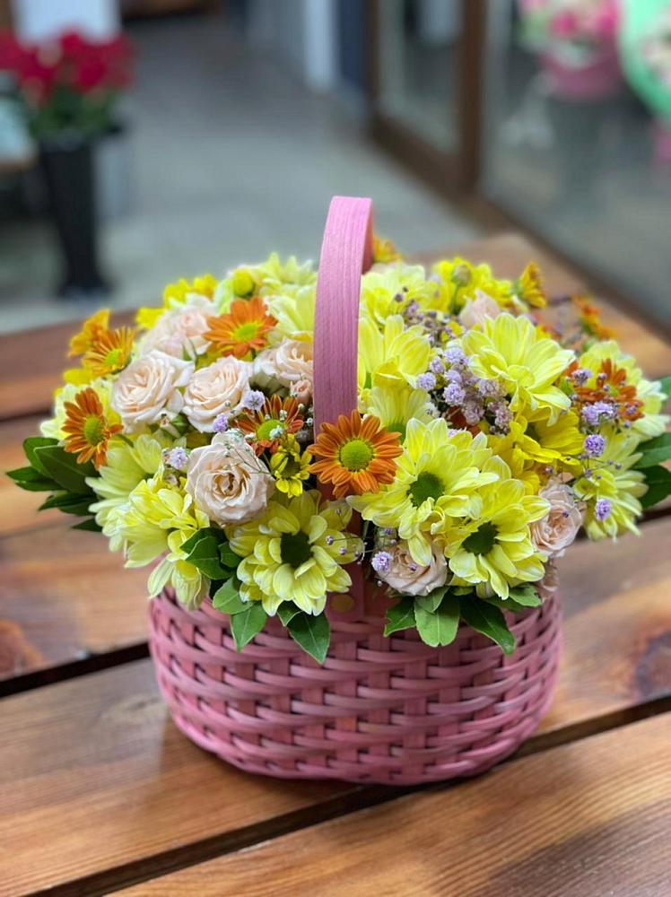 Цветочная композиция из Хризантемы и Розы в корзине в Черепаново