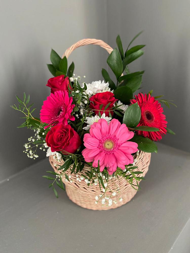 Цветочная композиция из Розы, Хризантемы и Герберы в корзине в Черепаново