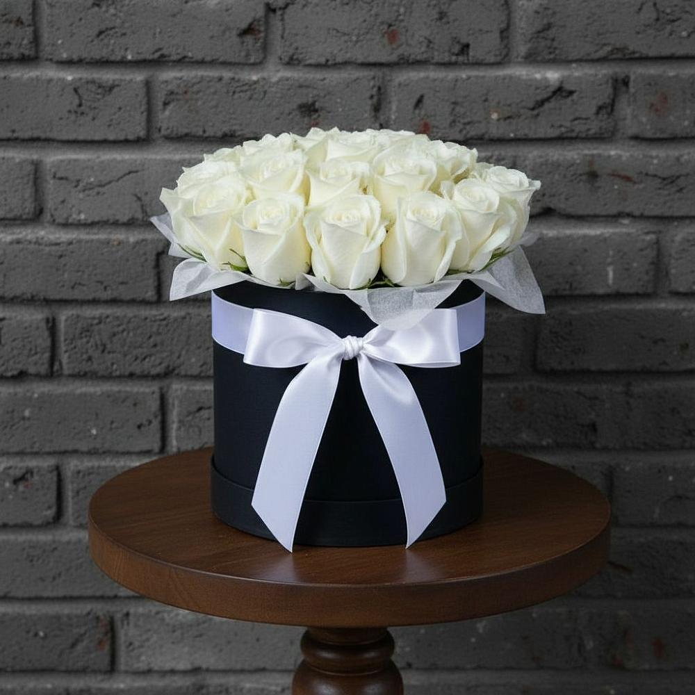 Цветочная композиция из Розы в шляпной коробке в Черепаново