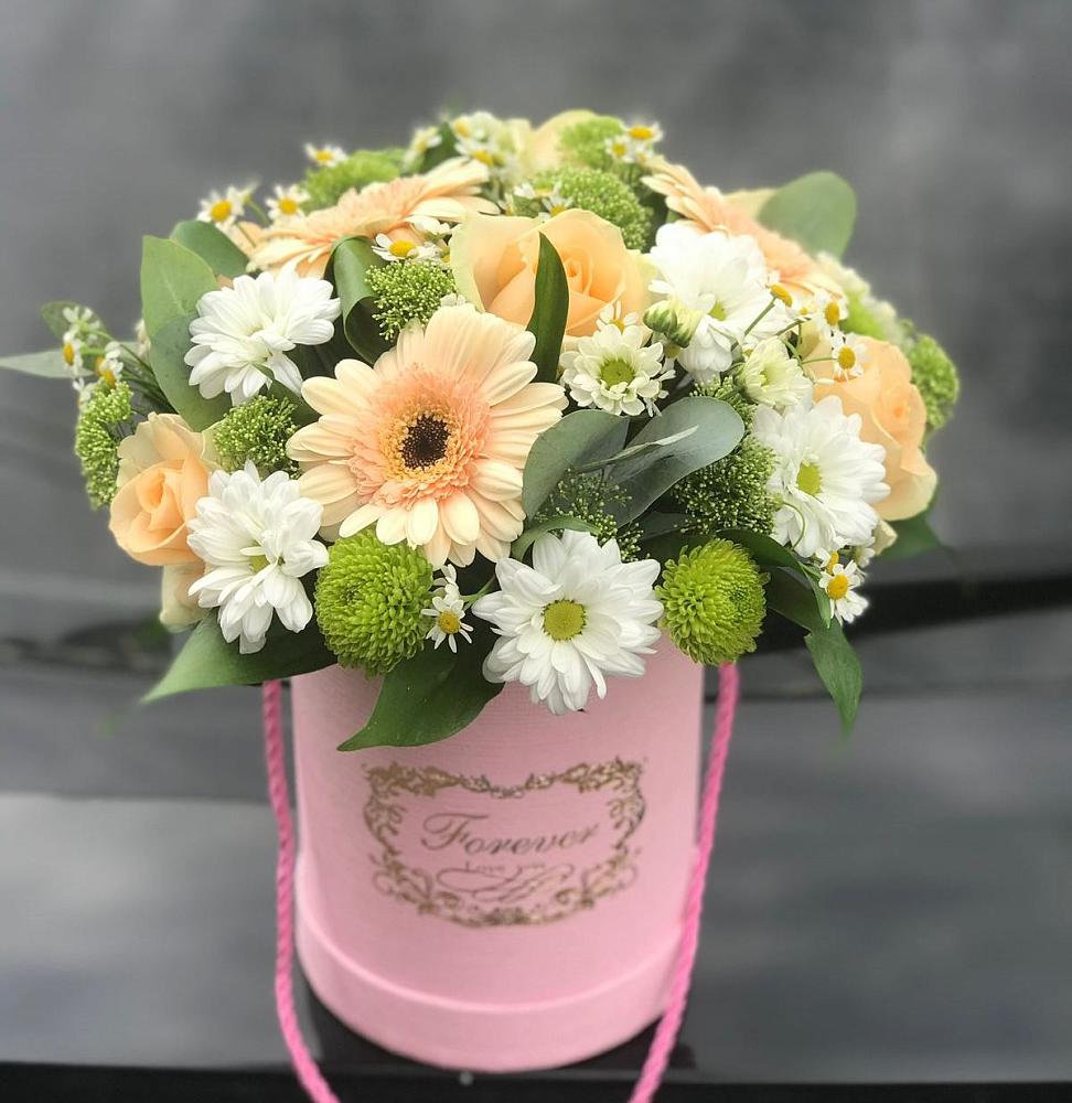 Цветочная композиция из Розы, Герберы и Хризантемы в шляпной коробке в Черепаново