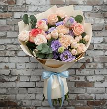 Букет цветов из:  Розы, Лизиантусы и Гвоздики в Черепаново